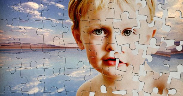 Как заметить аутистические черты у ребенка?
